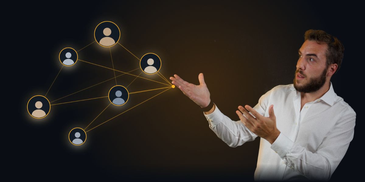 Alberto Frisoni con un gruppo di networker di eta diverse